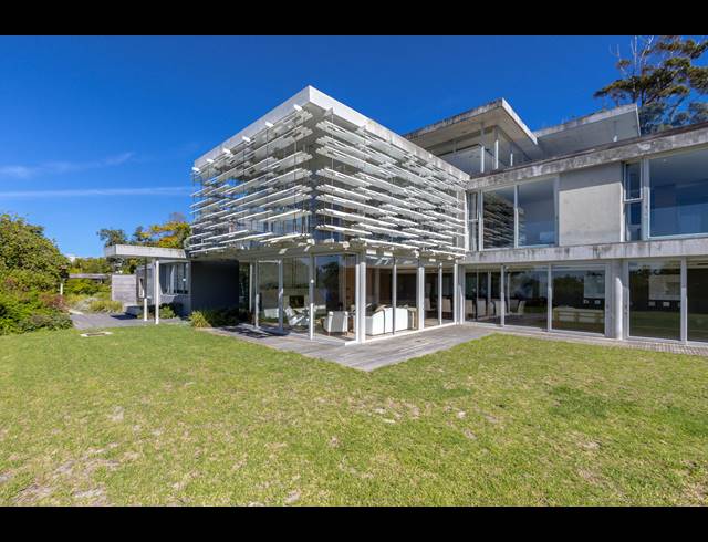 5 BEDROOM FREEHOLD FOR SALE IN CONSTANTIA